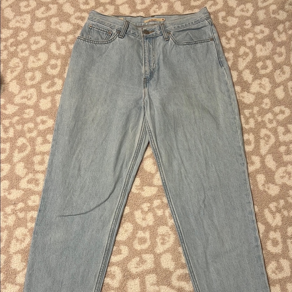 Levi’s 80’s mom jean
